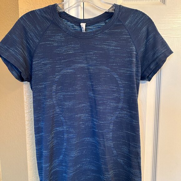 Lululemon Blue Fitted Swiftly Short Sleeve Shirt - Size 8 - Picture 1 of 8